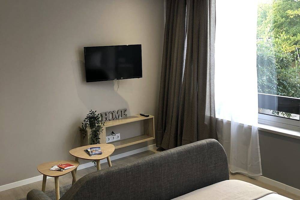 Geheel appartement, The Green cocoon: Above the Alsatian vineyard in Trois-Épis, Turckheim