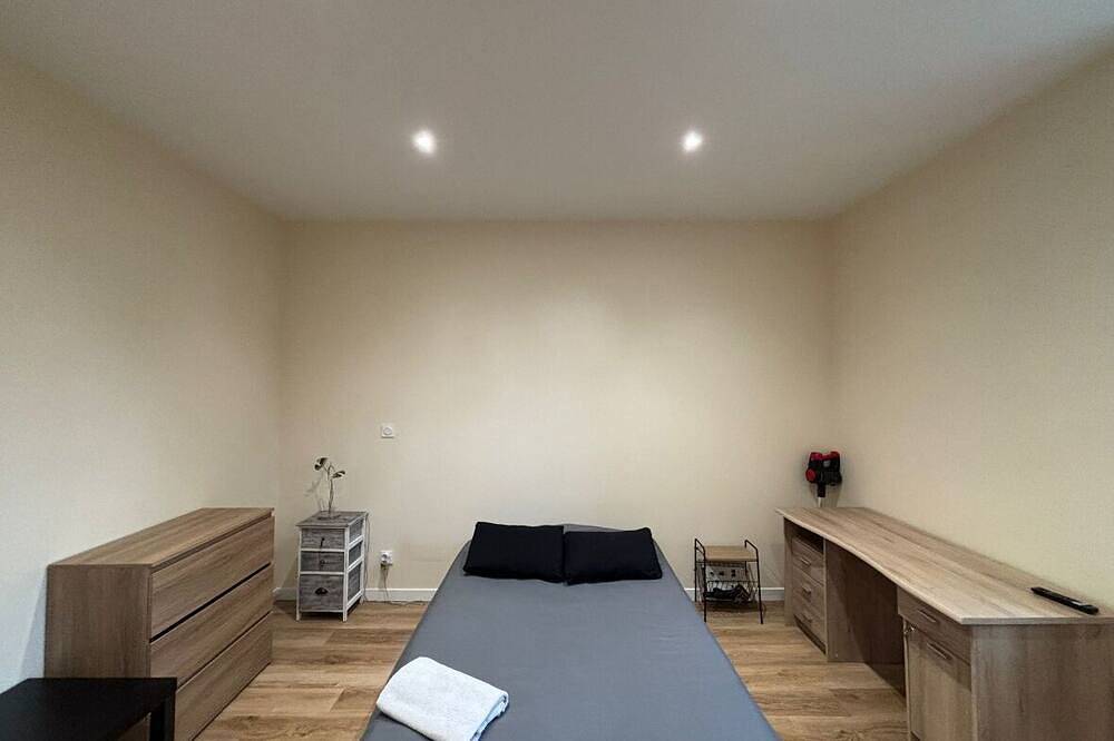 Entire apartment, Studio Centre de Châtel-Guyon in Châtel-Guyon, Volcans d'Auvergne Regional Nature Park