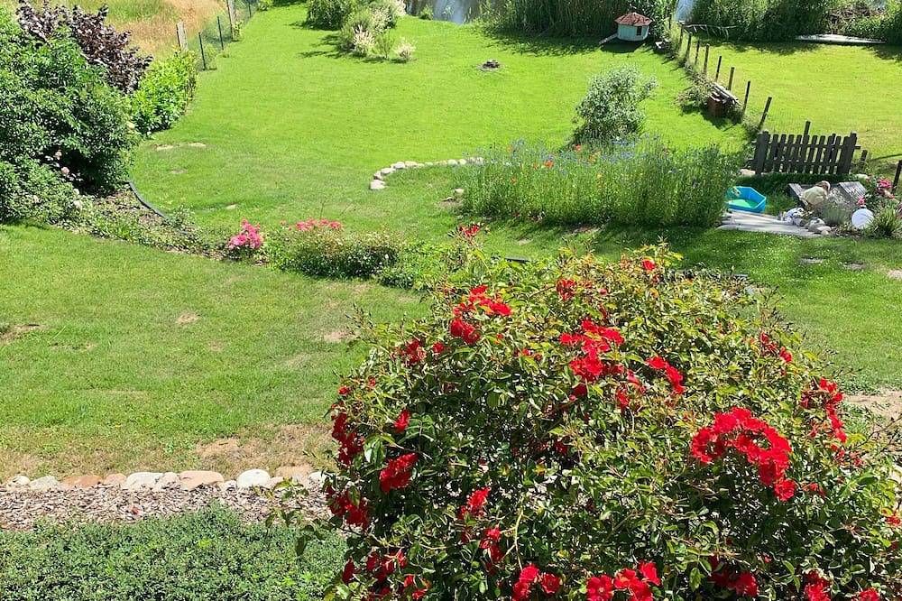 Ganze Wohnung, Wunderschöne Ferienwohnung direkt an der Trave in Lübeck, Lübecker Bucht