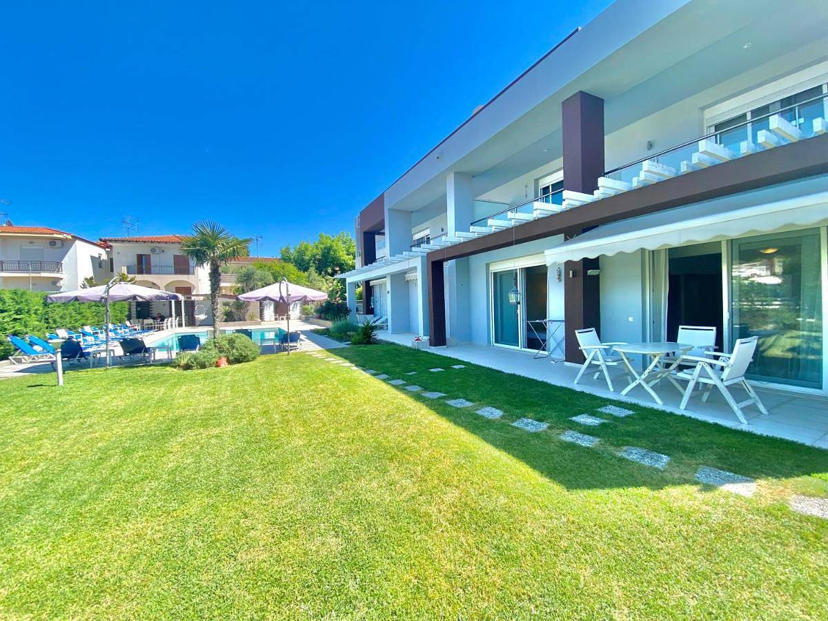 Ellinfos Apartments in Chaniotis, Kassandra