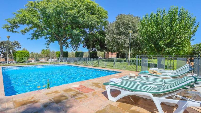 Casa de vacaciones para 9 personas, con terraza además de jardín y piscina - 1