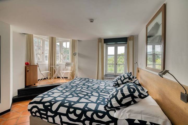 Château pour 28 personnes, avec jacuzzi ainsi que piscine et jardin dans l' Aveyron - 2