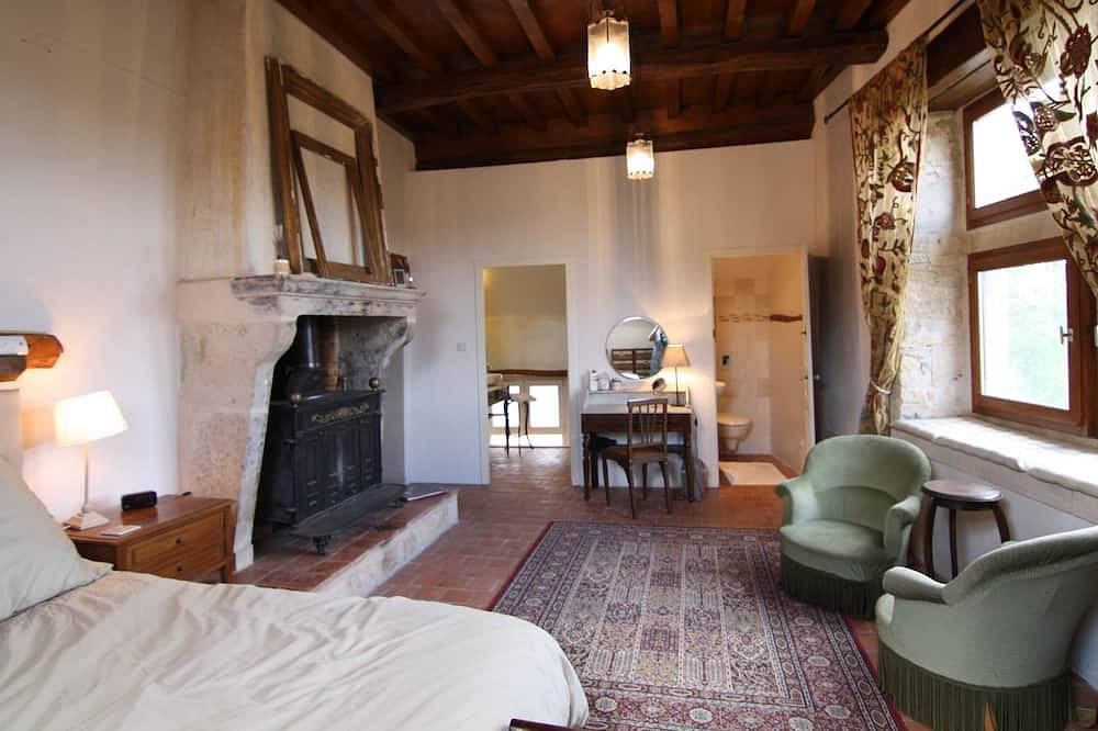 17ème siècle récemment rénové. maison en pierre in Flavigny-sur-Ozerain, Région de Montbard