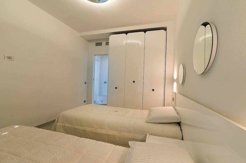 Apartamento entero, Residence San Marco-moderno with pool, Wi-Fi in Lazise, Montañas Garda