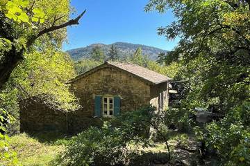 Location de vacances pour 5 personnes, animaux acceptés à Vesseaux