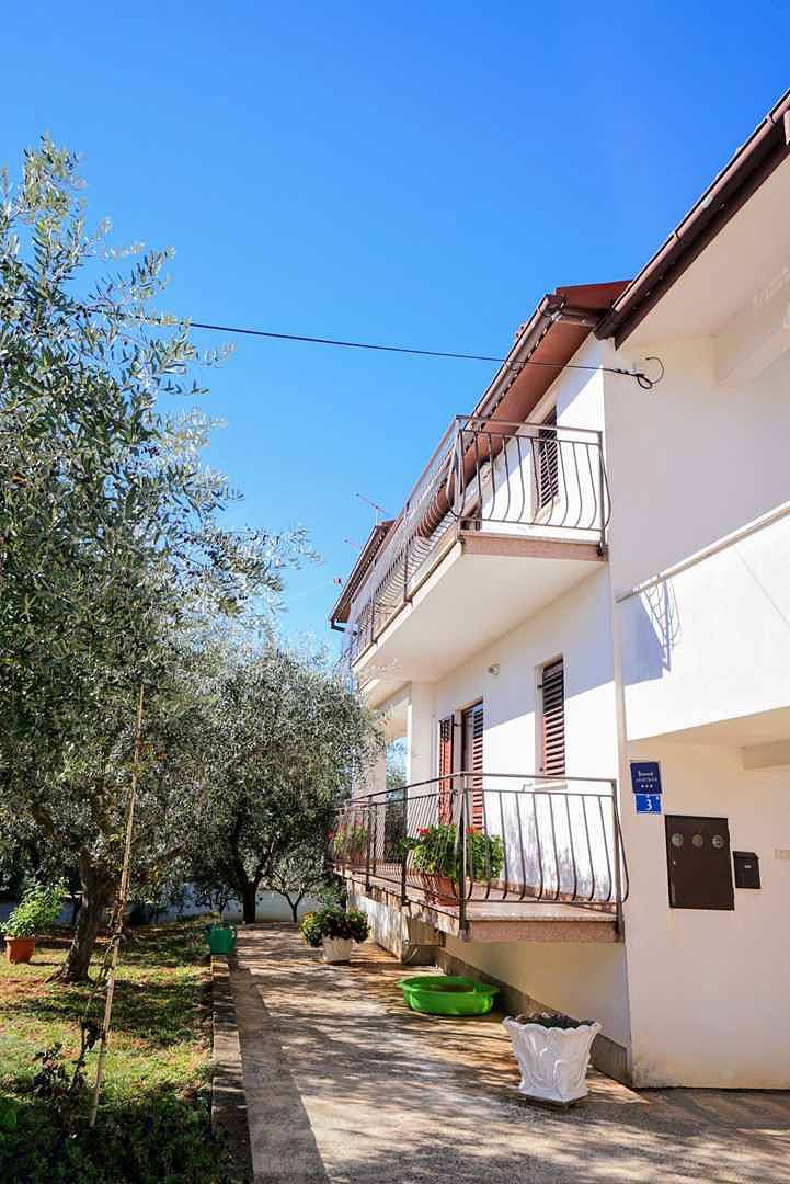 Entire studio, Studio with balcony and air conditioning  in Umag, Umag Region