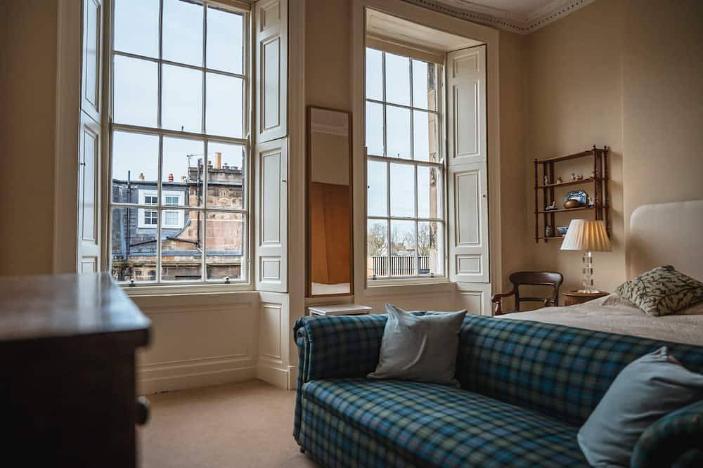 19/ 4 Union Street - sleeps 5 guests  in 3 bedrooms in Edinburgh, Edinburgh and Lothian