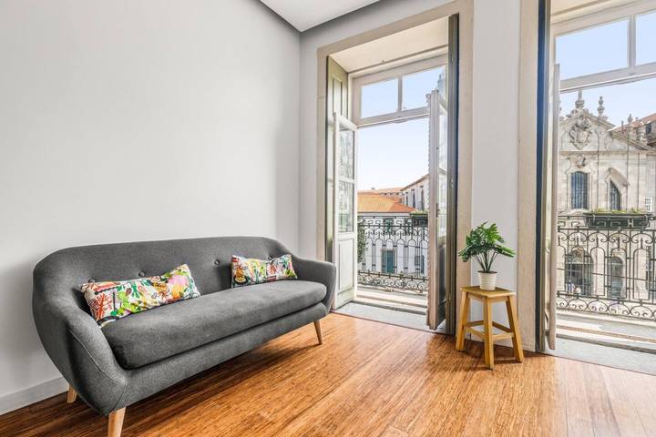 Apartamento entero, Apartamento 'Hungarian Biscuits Historic Center' con balcón, Wi-Fi y aire acondicionado in Vitória (Porto), Oporto
