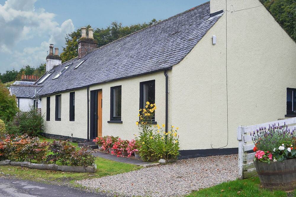 2 bedroom accommodation in Strathpeffer in Strathpeffer, Highlands