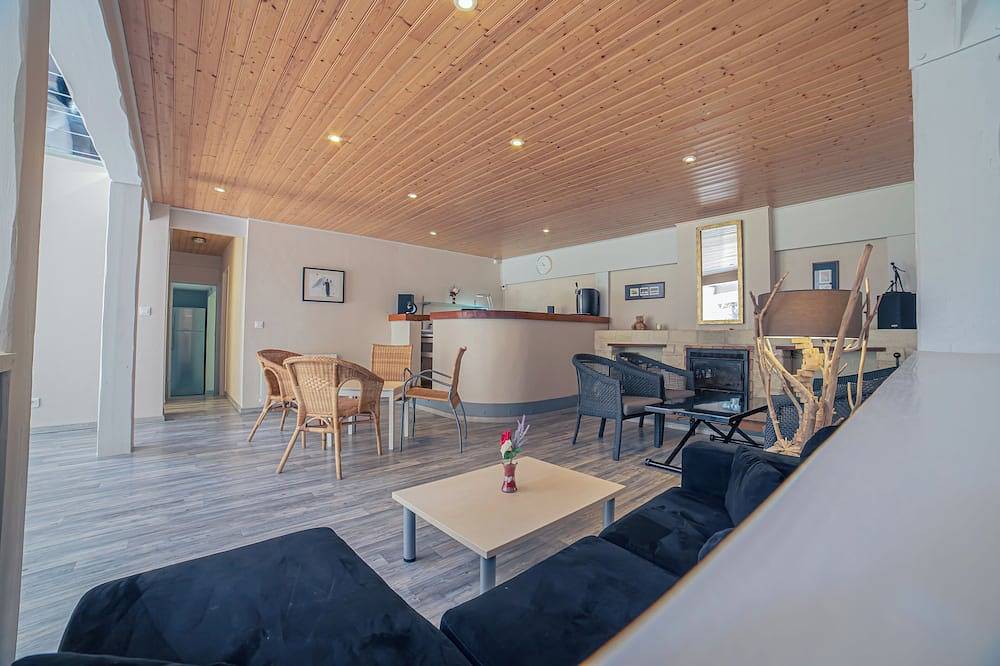 Villa Piscine-Spa-Sauna, 25 persons, 5 mn from the ocean in Soulac-sur-Mer, Lesparre-Médoc und Umgebung