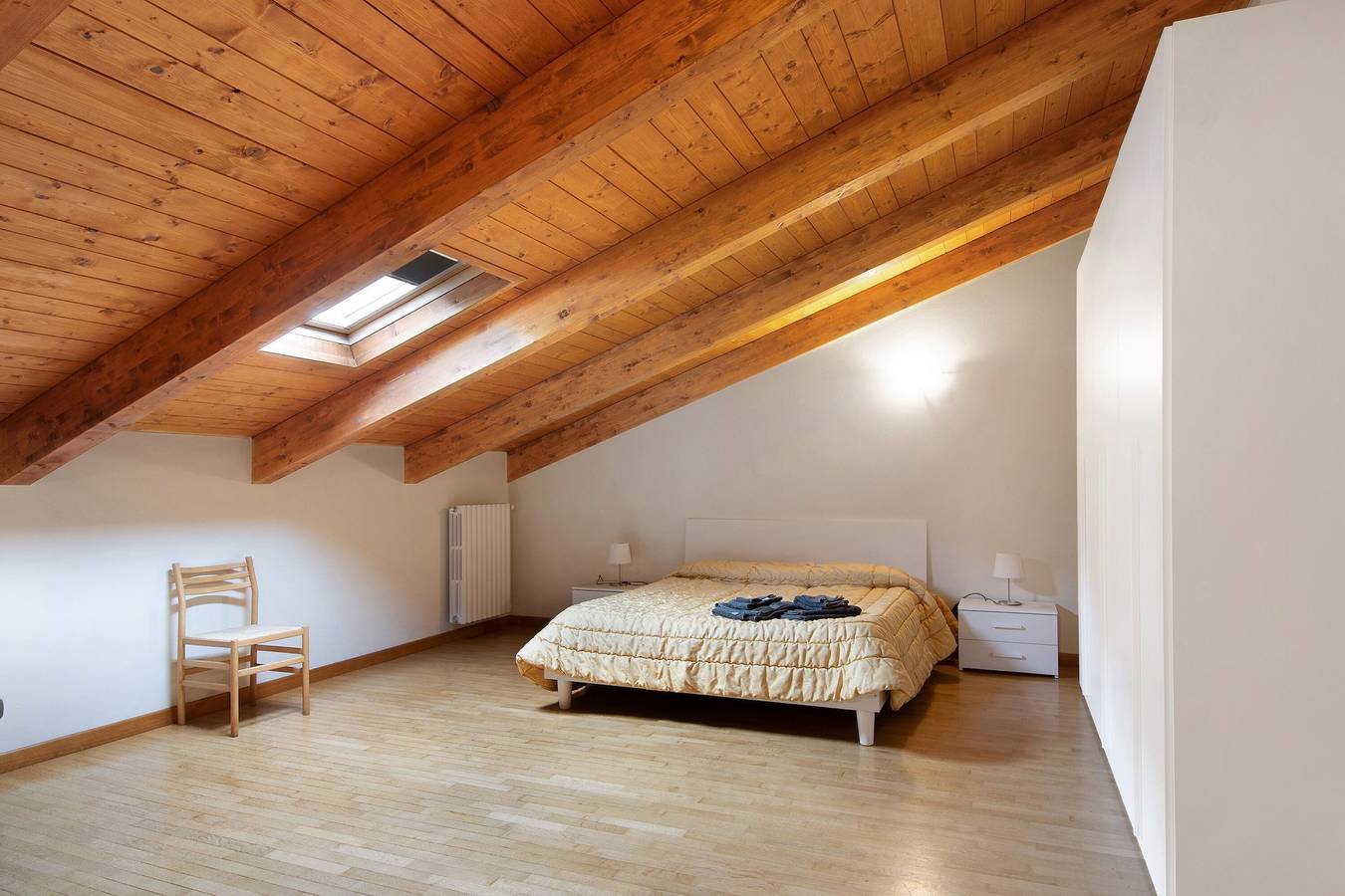 Apartamento inteiro, Apartamento "nelle Langhe" com Varanda e Wi-Fi in Alba, Langhe