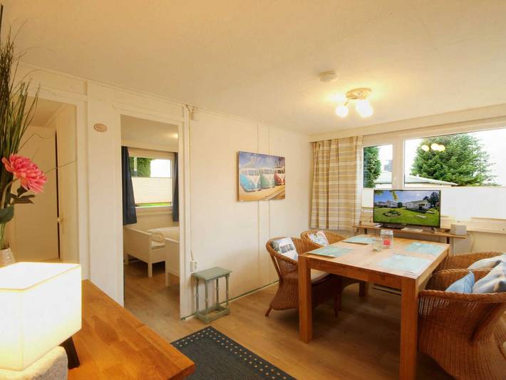 Bungalow für 4 Personen, mit Terrasse, kinderfreundlich in Binz - 2