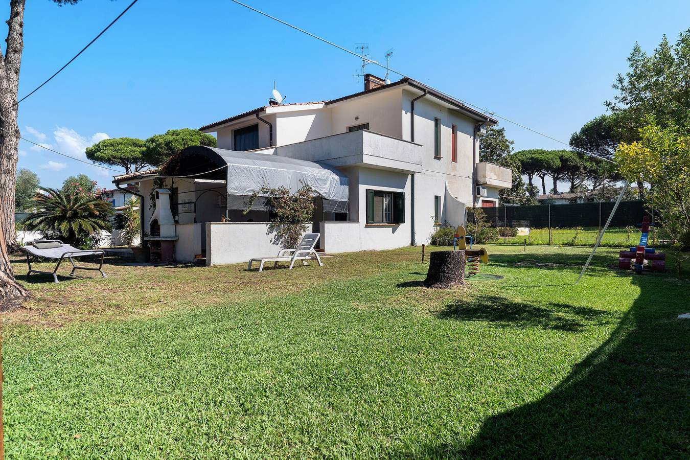 Villa 'Gioia - Vicino alla Spiaggia' con Terrazza Privata, Giardino Privato e Balcone in Spiagga Salto di Fondi, Fondi