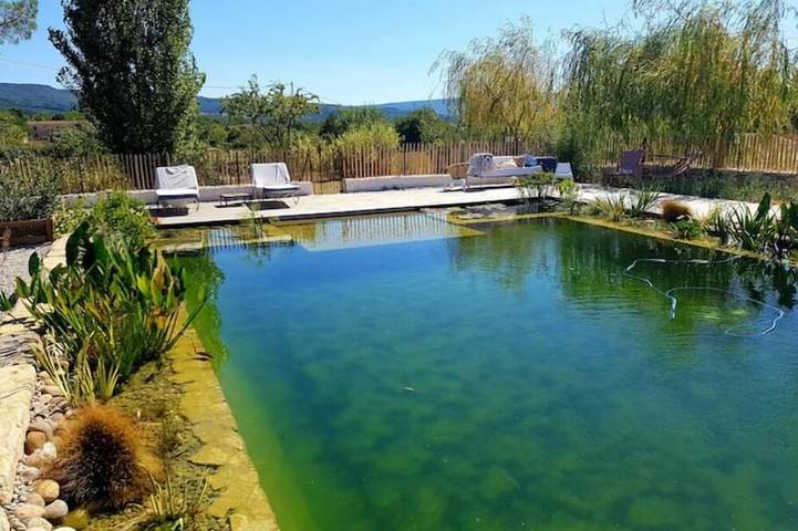 Villa für 4 Personen, mit Terrasse und Garten sowie Pool in Apt