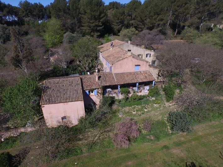 Location de vacances pour 4 personnes, avec Terrasse ainsi que Jardin et Vue à Aubagne - 2