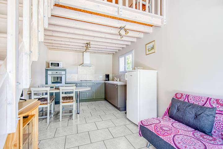 Hel studio-lejlighed, Apartment Between Vineyards and Ocean – Nature and Comfort Getaway in Queyrac, Regional Naturpark i Médoc