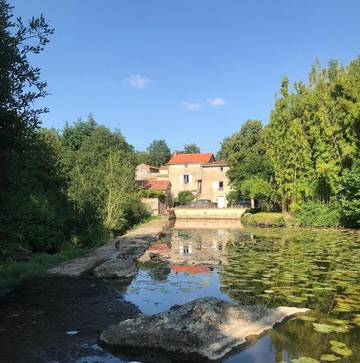 Gîte pour 5 personnes, avec vue et jardin dans Argentonnay