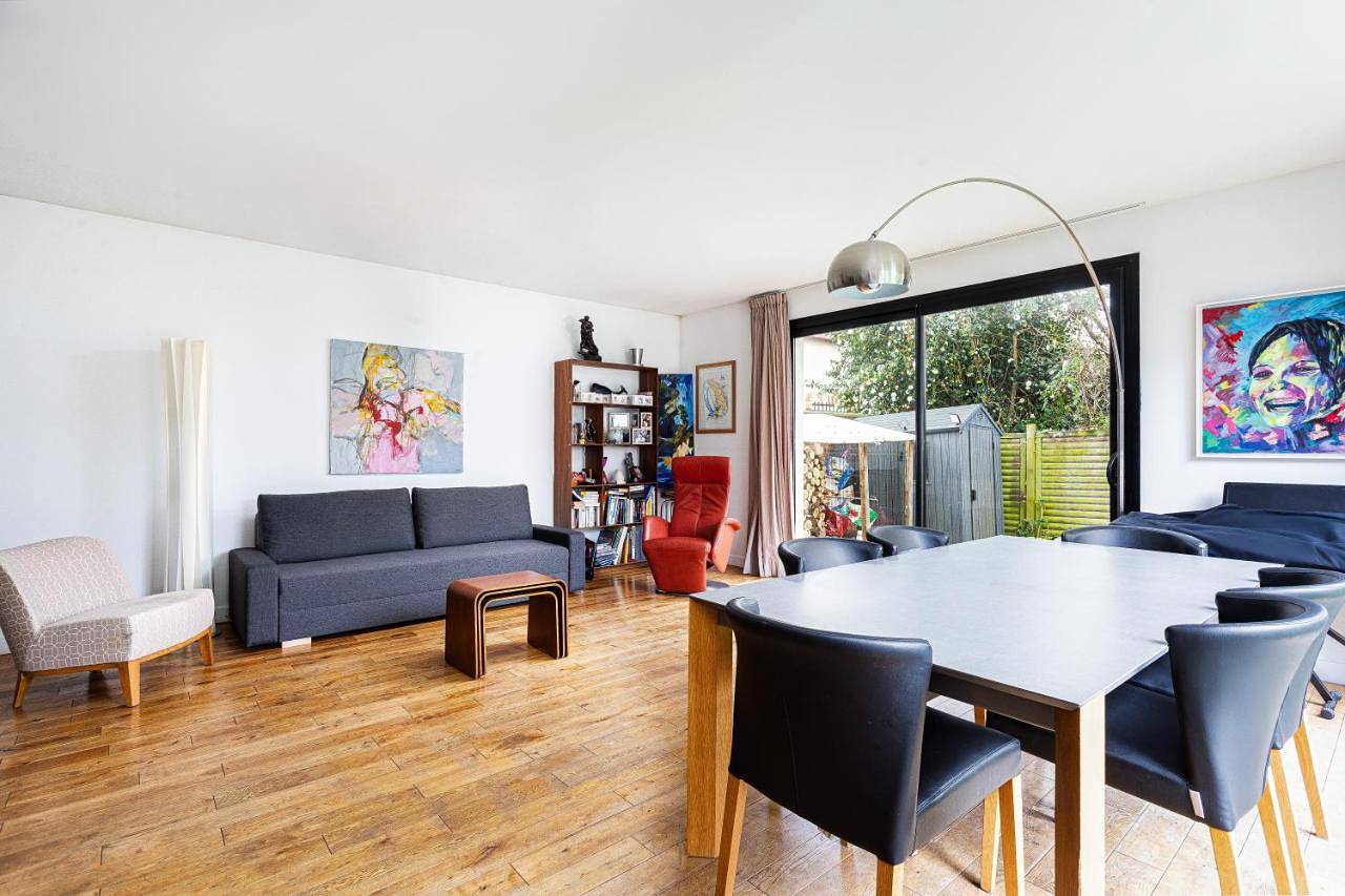 Two-Bedroom House in Châtillon, Hauts-de-Seine