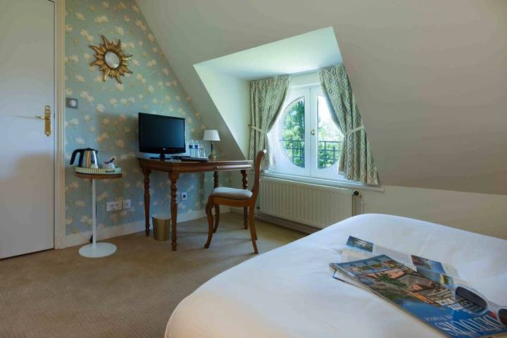 Hôtel pour 4 personnes, avec jacuzzi et jardin à Cellettes - 3