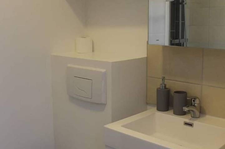 Appartement entier, Studio near Basel Airport in Saint-Louis, Région de Mulhouse