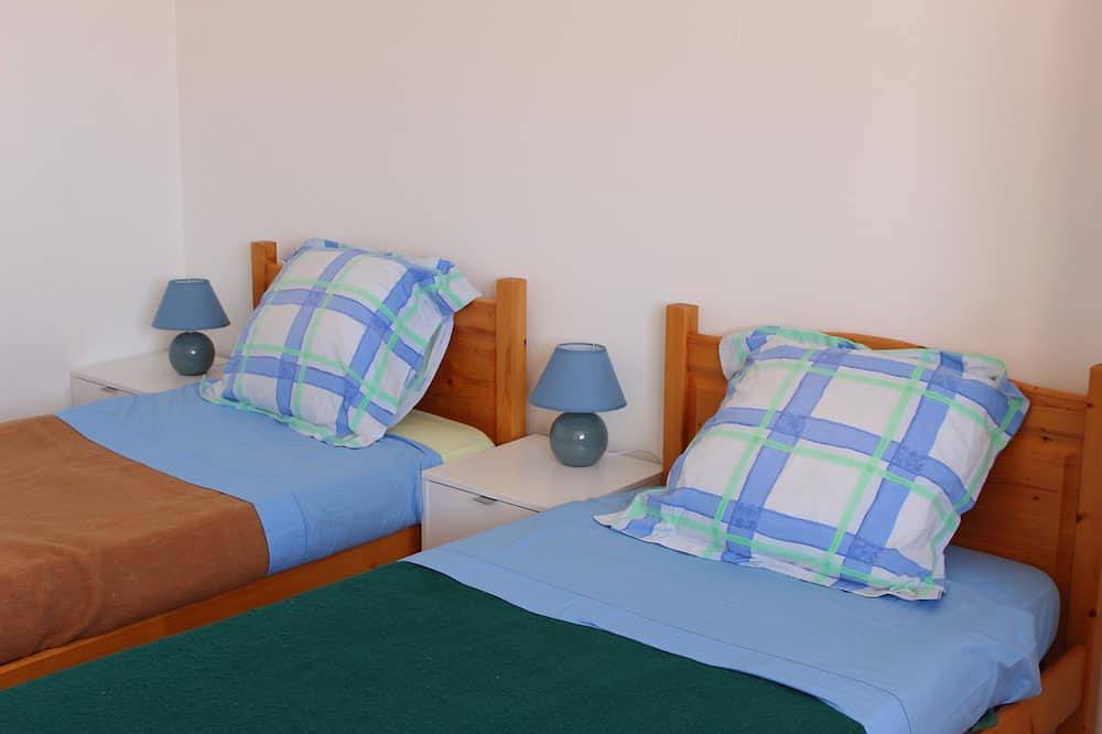 Villa de 3 estrellas en el segundo jardín cerrado frente al mar y playa y estacionamiento privado in Agon-Coutainville, Coutances y alrededores