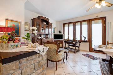 Casa Vacanza per 9 Persone in Villongo, Prealpi Bergamasche Orientali, Foto 4