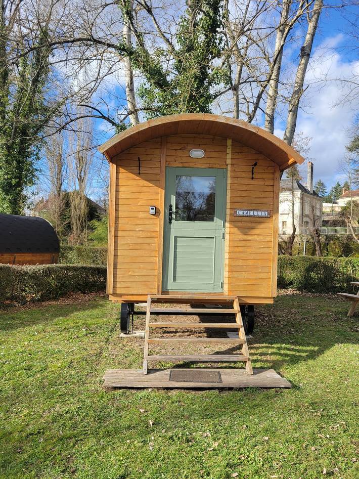 Gîte pour 2 personnes, avec vue ainsi que terrasse et jardin à Abilly - 2