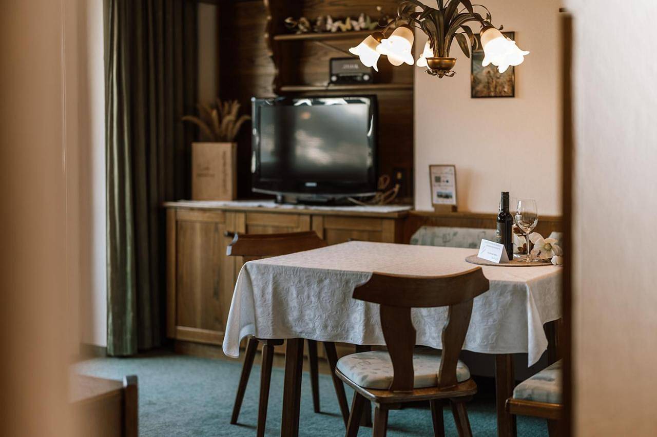 Ganze Wohnung, Auf der Sonnenseite in Schattwald, Allgäuer Alpen (Österreich)