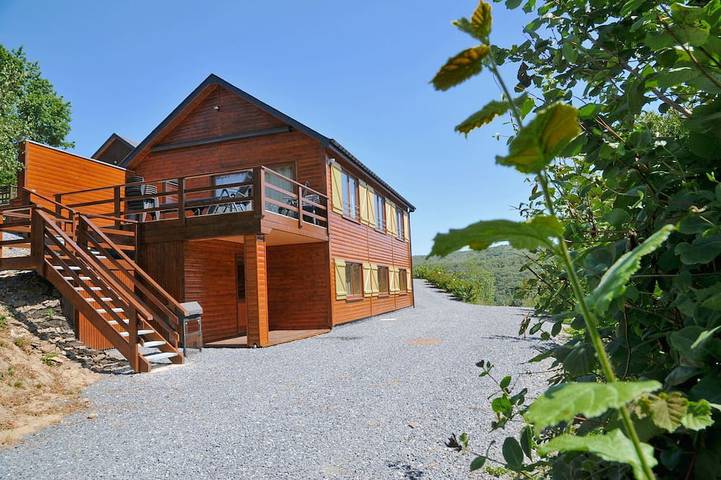 Maison de campagne pour 12 personnes, avec sauna et terrasse à La Roche-en-Ardenne