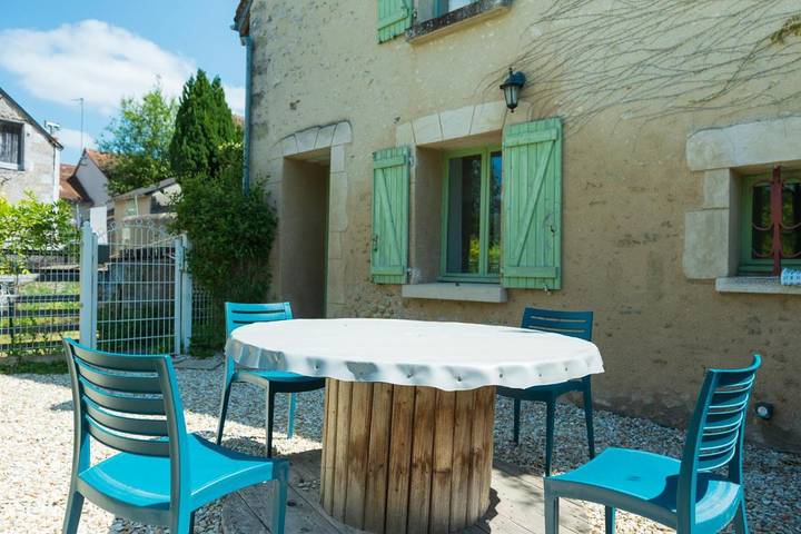 Location de vacances pour 4 personnes, avec terrasse et jardin à Orbigny - 3