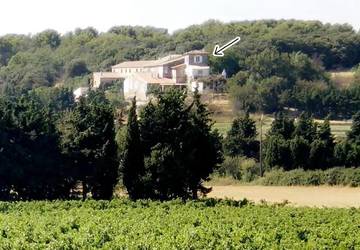 Gîte pour 5 personnes, avec piscine et vue ainsi que terrasse et jardin, animaux acceptés à Aurons