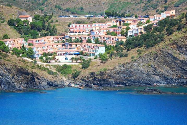 Parc de vacances pour 6 personnes, avec Balcon ainsi que Terrasse et Piscine dans les Pyrénées-Orientales