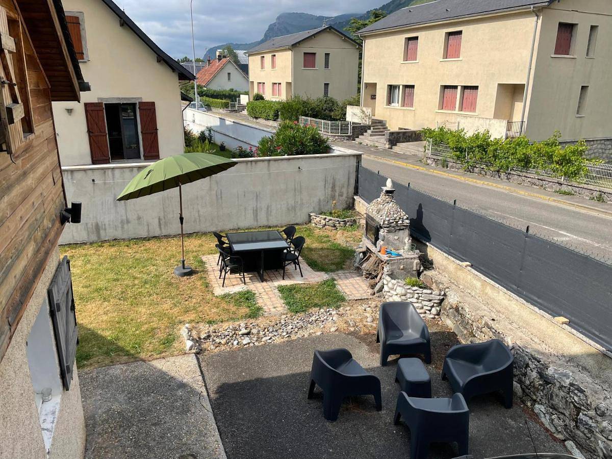 Appartement entier, Appartement Cocoon avec jardin et vue montagne in Laruns, Béarn