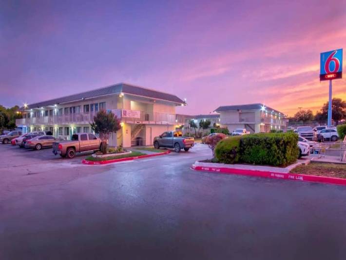 Apartamento entero, Habitación soleada con cama Queen | Nsmk in Austin, Condado de Travis