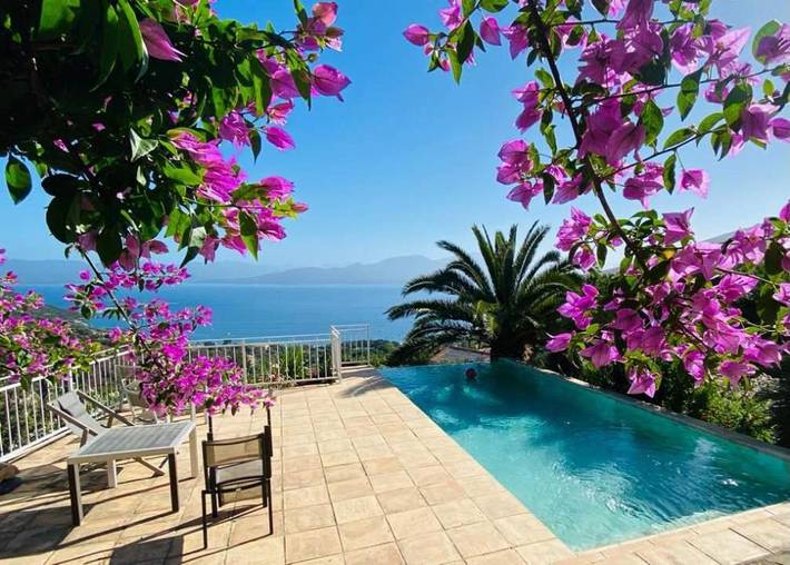 Location de vacances pour 10 personnes, avec piscine ainsi que vue et terrasse, animaux acceptés à Belvédère-Campomoro - 2