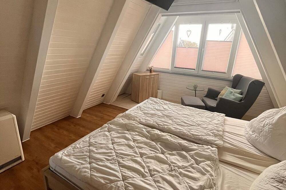 Haus Meerliebe-Butjadingen - Ferienhaus, Dusche, Wc, 3 Schlafräume in Fedderwardersiel, Butjadingen