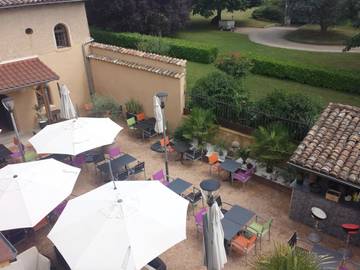 Hôtel pour 3 personnes, avec terrasse dans Savigneux (Ain)