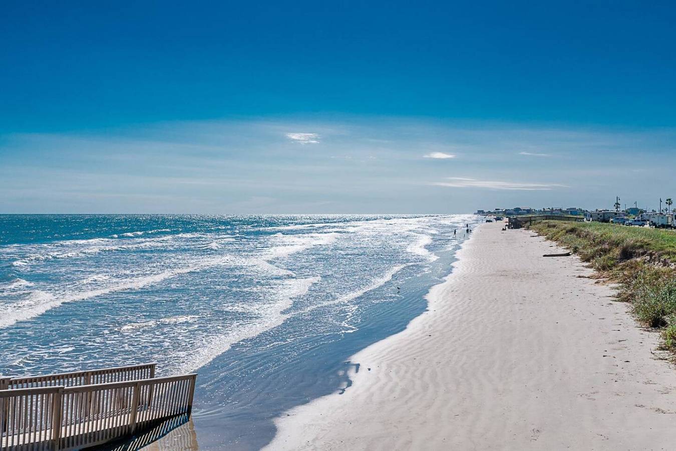 Entire apartment, Heated Pools, Hot Tubs & Easy Beach Access in Galveston Island, Galveston