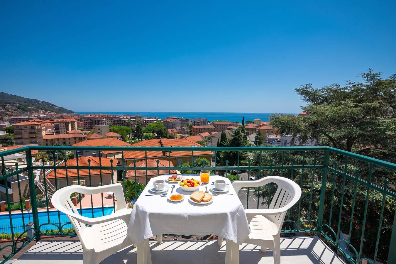 Appartamento intero, Seaview Pool Retreat - M18 in Andora, Riviera di Ponente