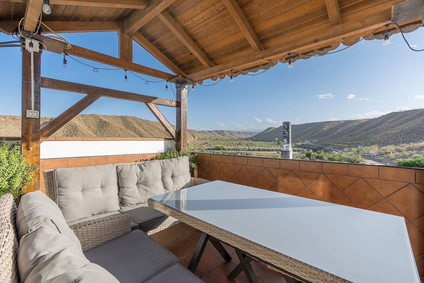 Landhus for 26 personer med have in Caniles, Geoparque de Granada