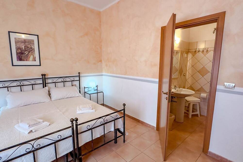 Entire apartment, Su Recreu 'E Mare 201- Triple room in Bosa Marina, Planargia