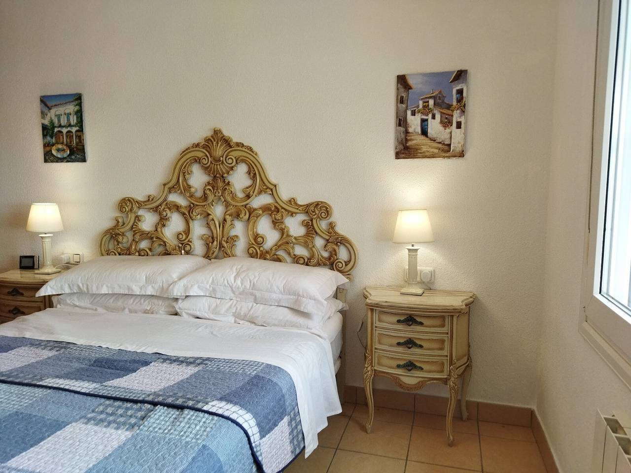 Holiday Home 'Natalie' with Sea, Beach and Mountain Views in Playa de Burriana, Nerja