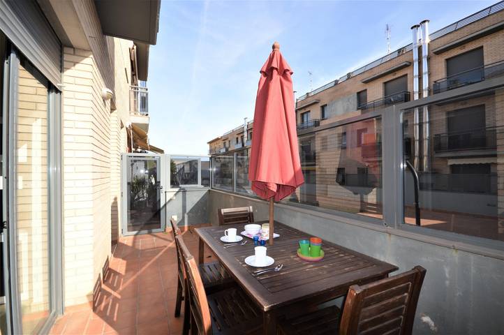 Apartamento entero, Apto Delicies bx 1-  Barbacoa, A/A, jardín y piscina comunitarios. in San Pedro Pescador, Alt Empordà