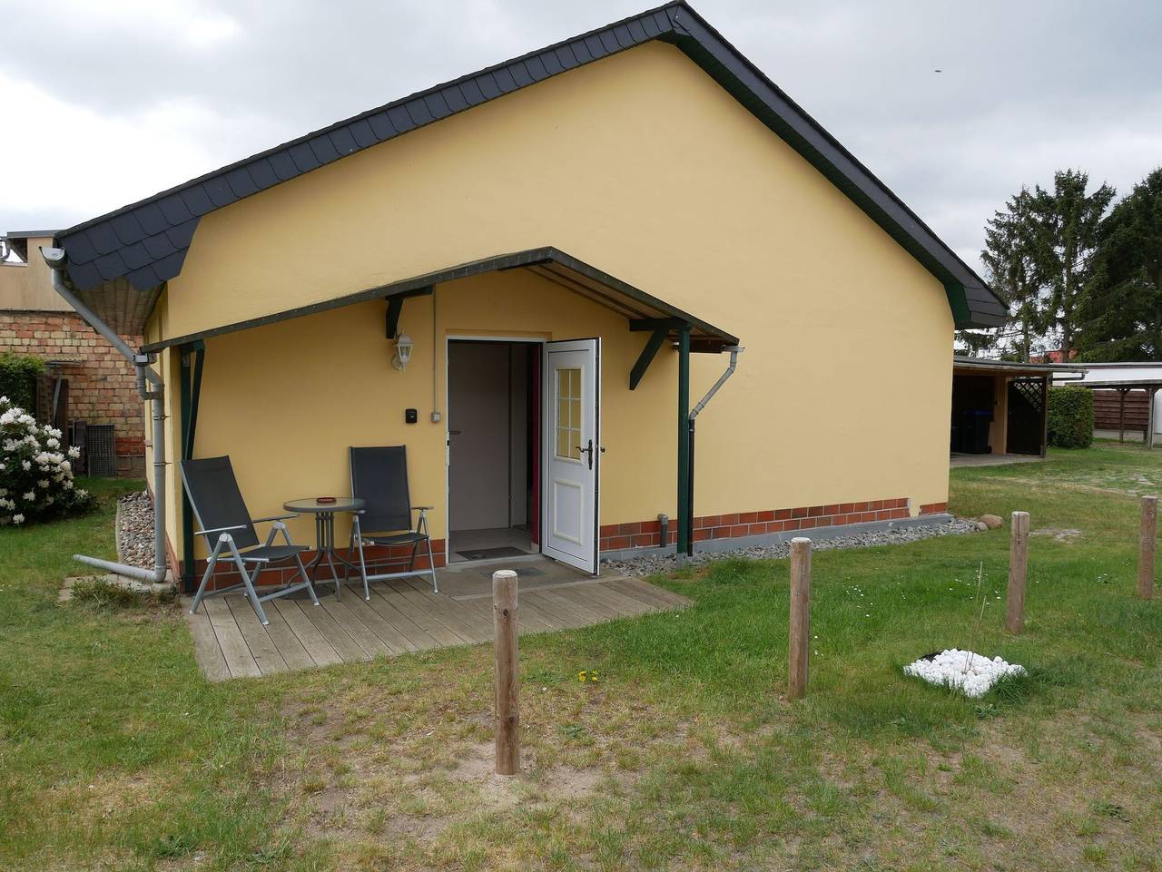 Ganze Ferienwohnung, Ferienhäuschen Gartennest in Koserow, 350m zur Seebrücke - Gartennest in Koserow, Bernsteinbäder