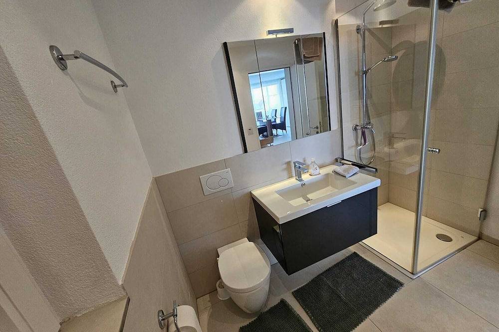 Geheel appartement, Appartement Niesenblick aan het meer van Thun in Sigriswil, Meer van Thun