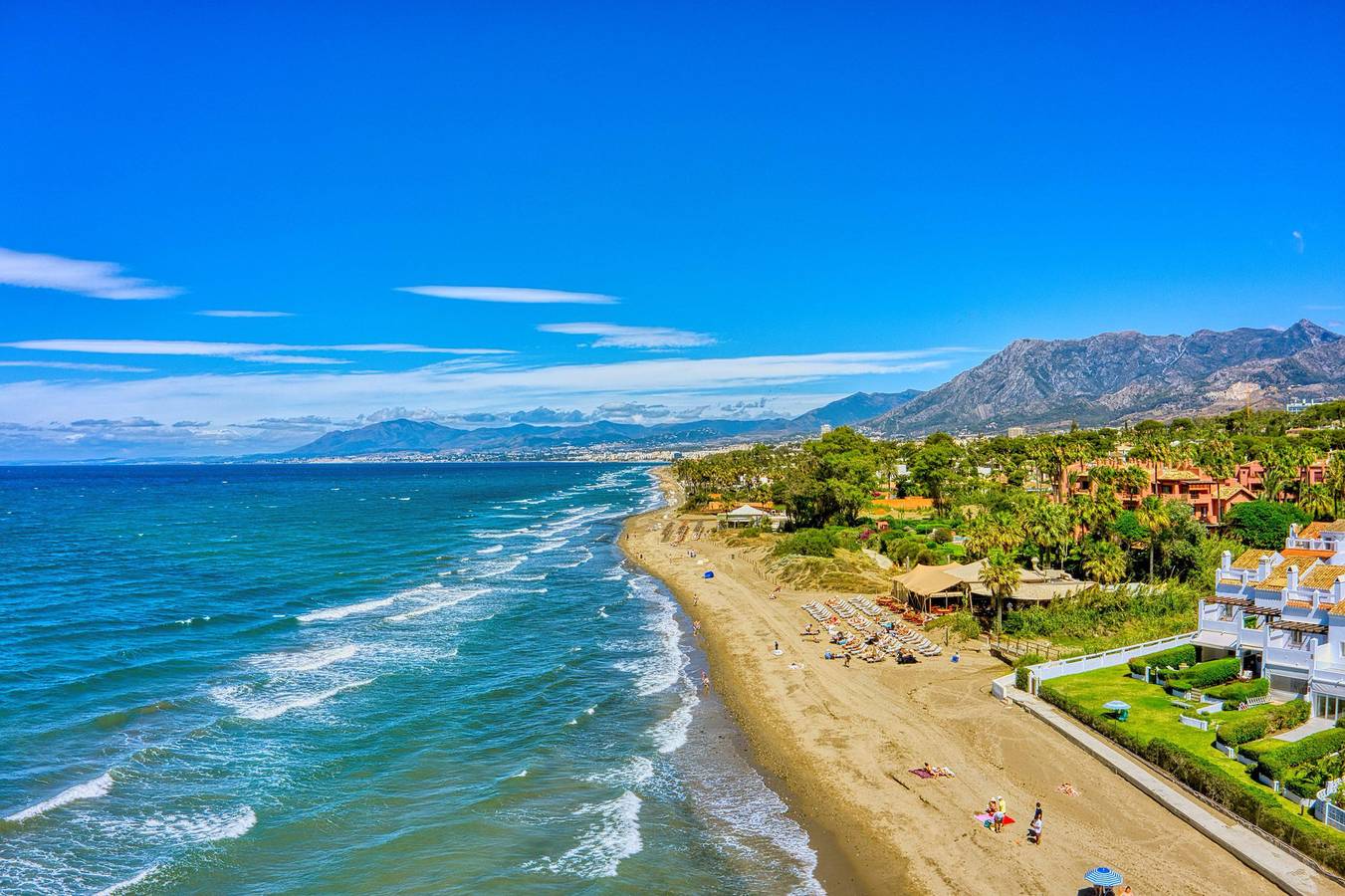 1107 Elegant Beachfront House with Pool in Las Chapas, Marbella