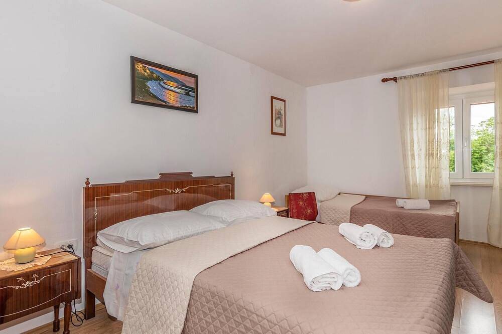 Geweldig huis in Erzisce met jacuzzi in Oostkust Istrië