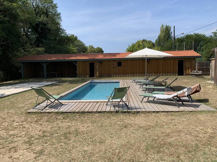 Gîte pour 8 personnes, avec terrasse et piscine à Mézos - 4