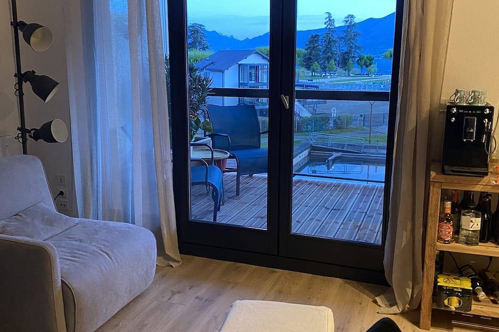 Appartement entier, Superbe appartement petit port, vue sur lac et marina. in Aix-les-Bains, Région de Chambéry