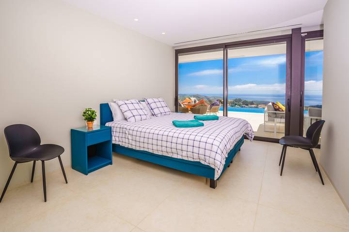 Chalet para 10 personas, con terraza además de piscina y vistas al mar en Comunidad Valenciana - 4